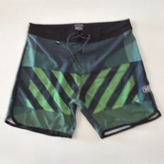Bermuda para surf Yeh verde com preto, cós ajustável, bolso traseiro para parafina e cordão para guardar chave com velcro - vinho