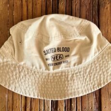 Chapeu Bucket Importado fabricado pela OTTO em sarja na cor caqui, com silk SB Yeh